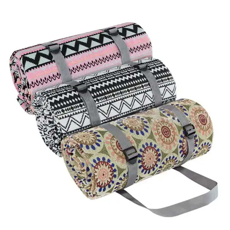 تشک پیک نیک در فضای باز با تشک بیرونی پنبه ای پوشیده شده