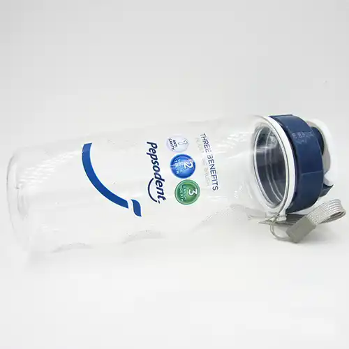 Sticlă de apă modernă simplă