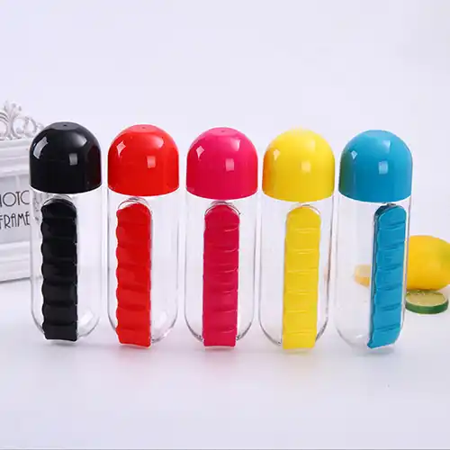 Pill dobozok kapszula víz csésze