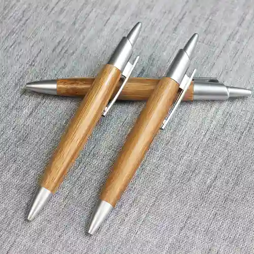Bolígrafo de bambú personalizado