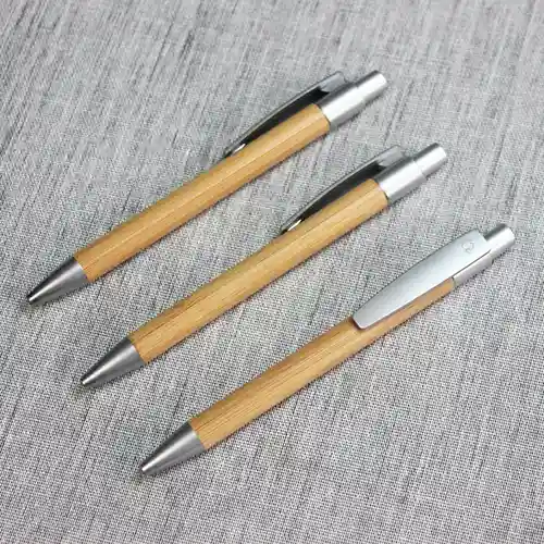 Bolígrafo de bambú recargable