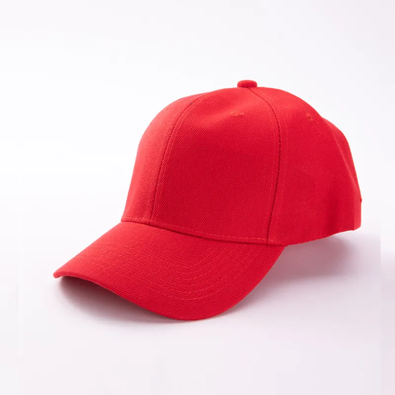 Röd basebollkeps